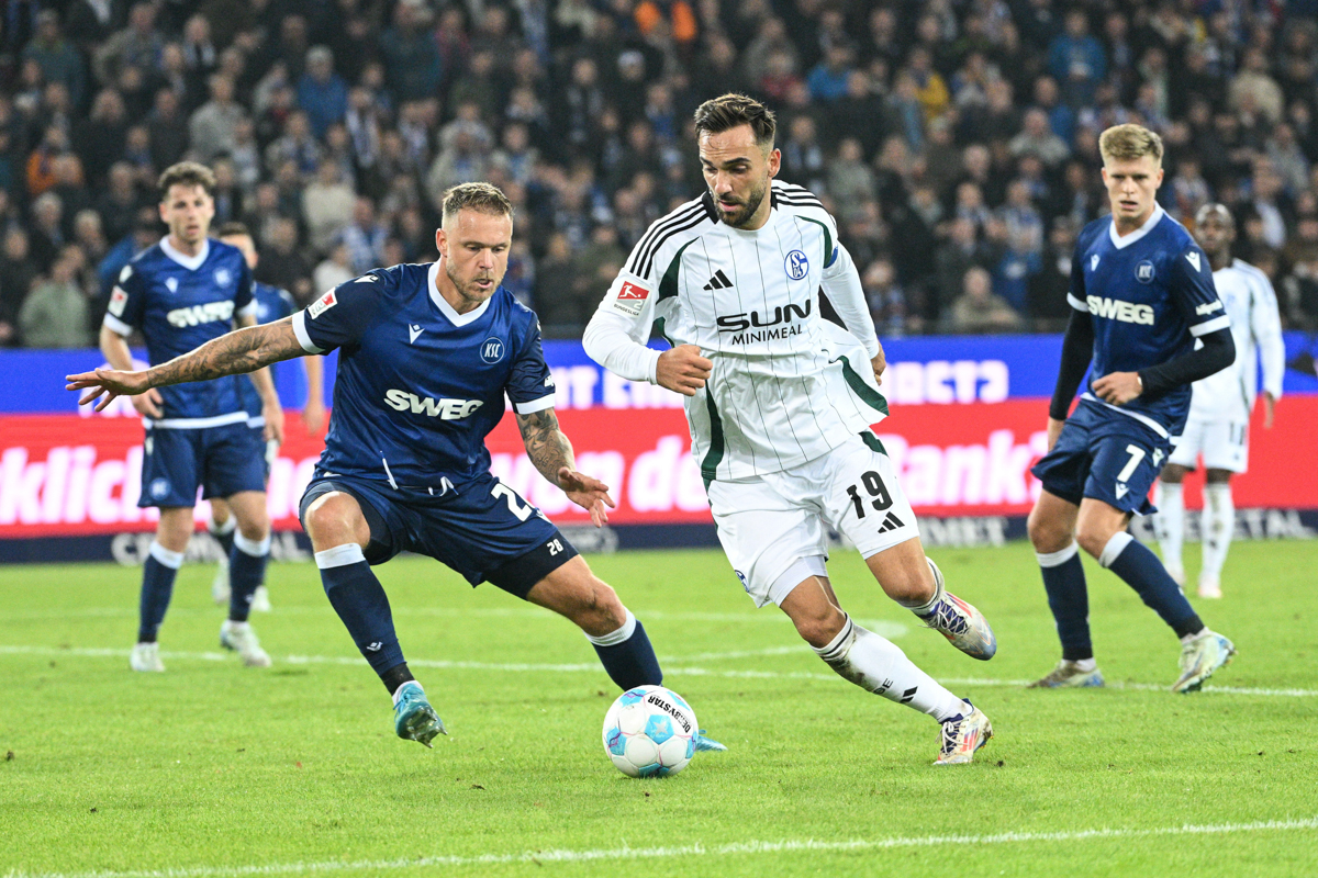 Fussball / Karlsruher SC - FC Schalke 04